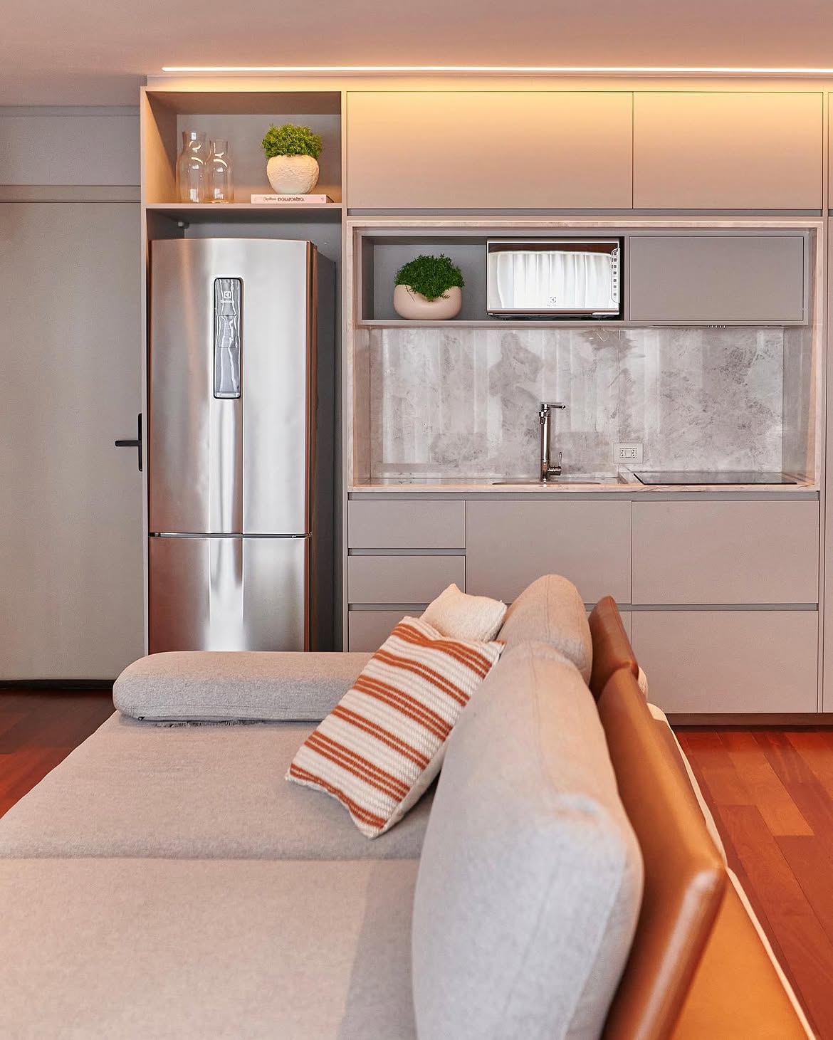 Integração entre estar e cozinha — Projeto BV SP White
